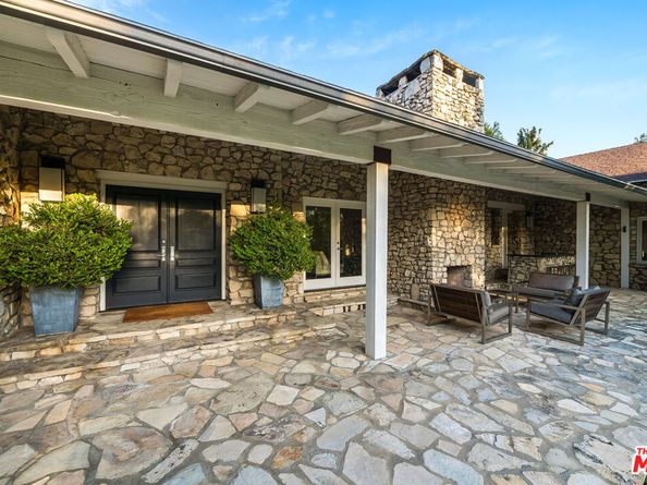 422 Parkwood Drive, Los Angeles CA 90077