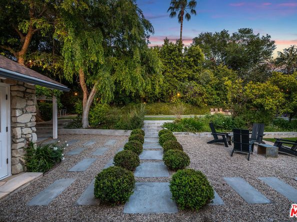 422 Parkwood Drive, Los Angeles CA 90077