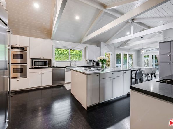 422 Parkwood Drive, Los Angeles CA 90077