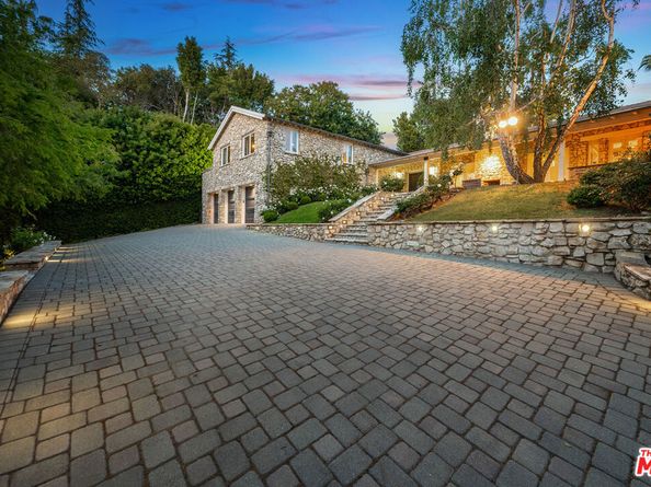 422 Parkwood Drive, Los Angeles CA 90077