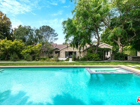 422 Parkwood Drive, Los Angeles CA 90077