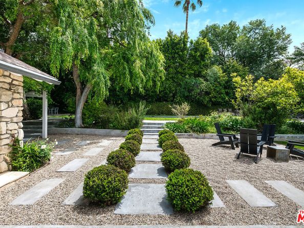 422 Parkwood Drive, Los Angeles CA 90077