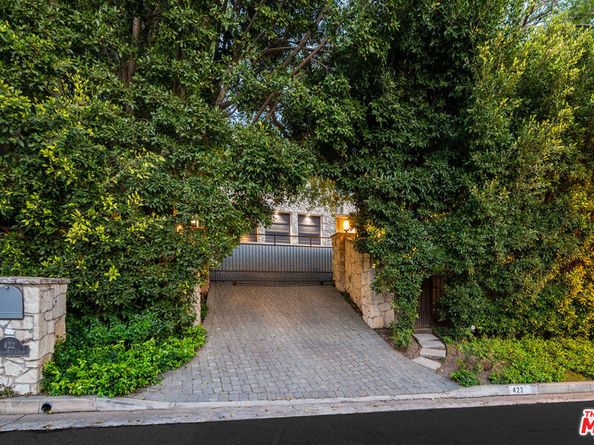 422 Parkwood Drive, Los Angeles CA 90077