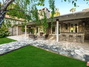 422 Parkwood Drive, Los Angeles CA 90077