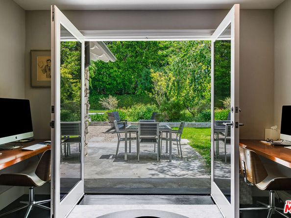 422 Parkwood Drive, Los Angeles CA 90077