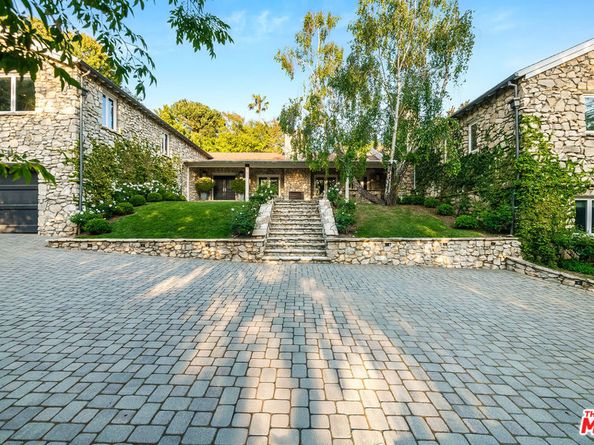 422 Parkwood Drive, Los Angeles CA 90077