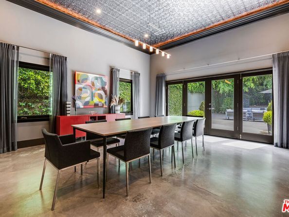 422 Parkwood Drive, Los Angeles CA 90077