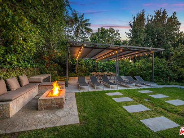 422 Parkwood Drive, Los Angeles CA 90077