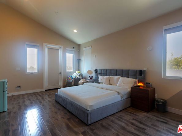 1670 Asbury Drive, Pasadena CA 91104