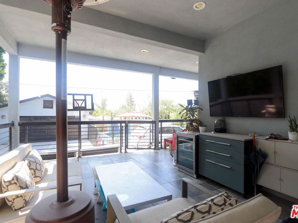 1670 Asbury Drive, Pasadena CA 91104