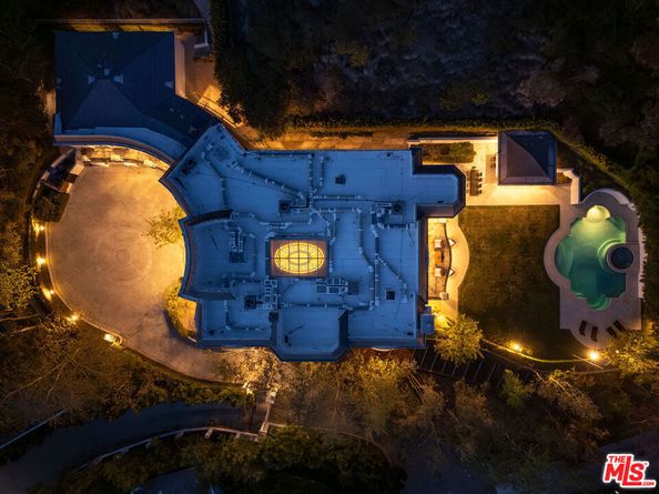 10509 Vestone Way, Los Angeles CA 90077