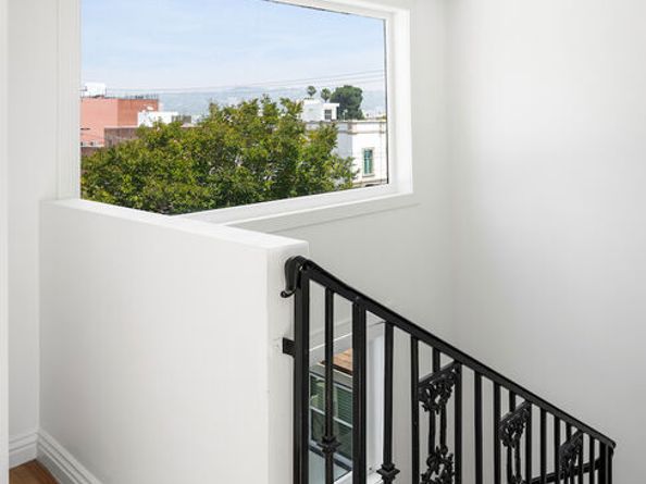 502 Smithwood Drive, Beverly Hills CA 90212