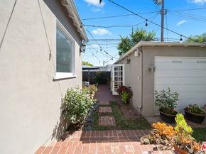 2130 Kelton Avenue, Los Angeles CA 90025