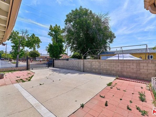 9885 Lev Avenue, Arleta CA 91331