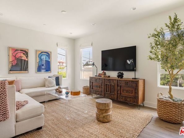 10742 Bloomfield Street, Toluca Lake CA 91602