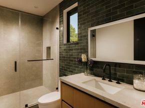 5244 Tampa Avenue, Tarzana CA 91356