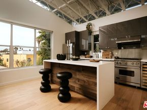 630 Rose Avenue 1, Venice CA 90291