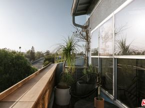 630 Rose Avenue 1, Venice CA 90291