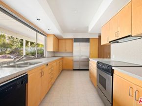 590 N Tigertail Road, Los Angeles CA 90049