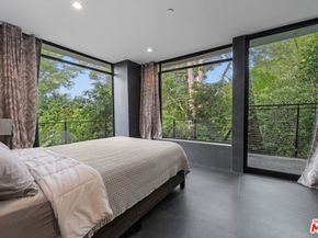 3712 Broadlawn Drive, Los Angeles CA 90068