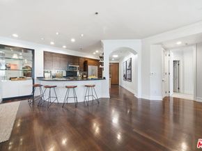 850 N Croft Avenue 202, Los Angeles CA 90069