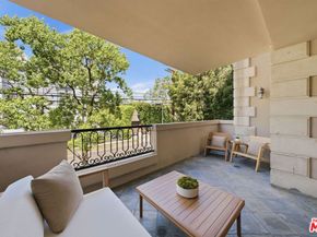 850 N Croft Avenue 202, Los Angeles CA 90069