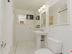 7154 Lexington Avenue, West Hollywood CA 90046