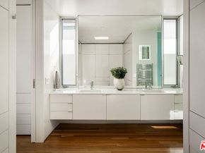 34 S Venice Boulevard 2, Venice CA 90291