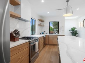 2911 S Rimpau Boulevard 2909, Los Angeles CA 90016