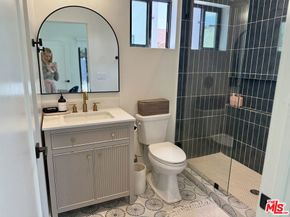 2911 S Rimpau Boulevard 2909, Los Angeles CA 90016