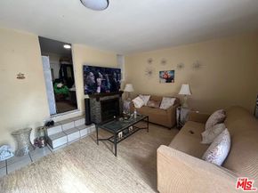 6648 8th Avenue, Los Angeles CA 90043