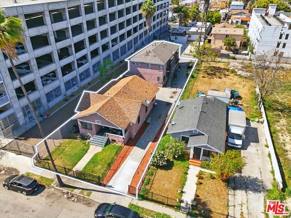 925 W 84th Street, Los Angeles CA 90044