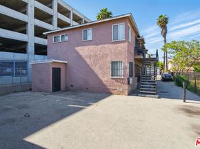 925 W 84th Street, Los Angeles CA 90044
