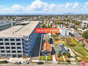 925 W 84th Street, Los Angeles CA 90044