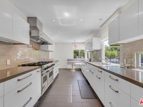 15514 Casiano Court, Los Angeles CA 90077