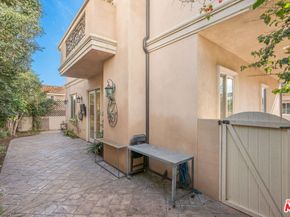 2005 Robinson Street B, Redondo Beach CA 90278