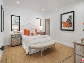 913 S Mullen Avenue, Los Angeles CA 90019