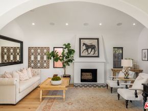 913 S Mullen Avenue, Los Angeles CA 90019