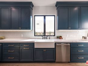 913 S Mullen Avenue, Los Angeles CA 90019