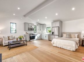 913 S Mullen Avenue, Los Angeles CA 90019