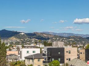 495 N St Andrews Place, Los Angeles CA 90004