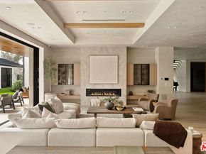 10386 Strathmore Drive, Los Angeles CA 90024