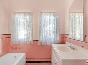 243 Euclid Street, Santa Monica CA 90402