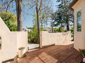 1633 Hi Point Street, Los Angeles CA 90035