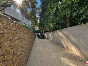 8050 Jovenita Canyon Drive, Los Angeles CA 90046