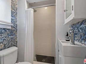 8050 Jovenita Canyon Drive, Los Angeles CA 90046