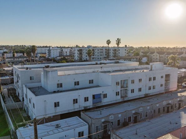 6334 Brynhurst Avenue, Los Angeles CA 90043