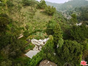 10443 Corfu Lane, Los Angeles CA 90077