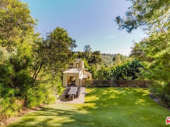 10443 Corfu Lane, Los Angeles CA 90077