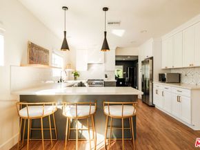 2331 S Cloverdale Avenue, Los Angeles CA 90016